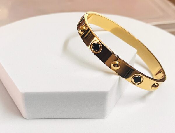 Premium Kada